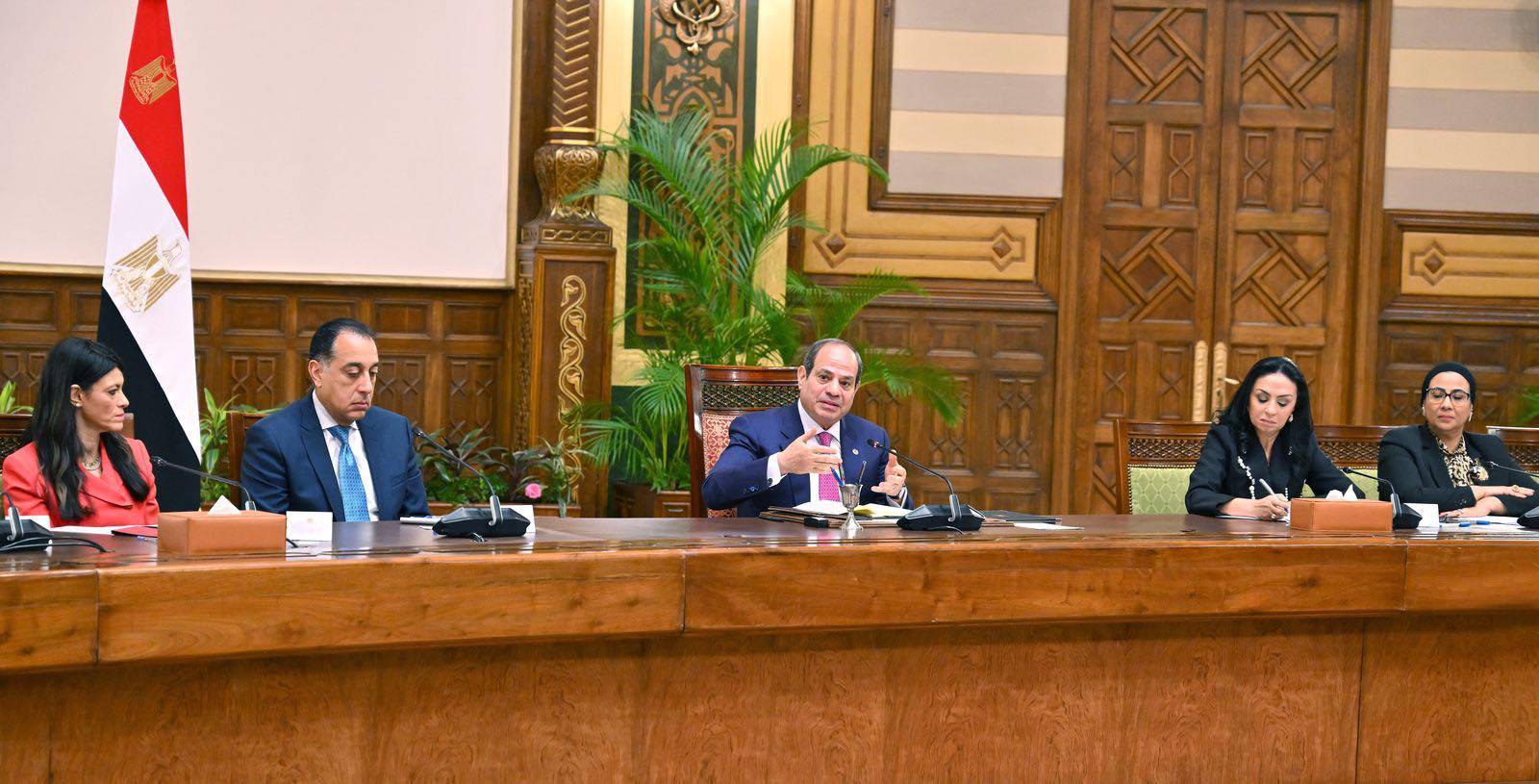 «لقد حملت سيدات مصر هذا الوطن».. نص كلمة الرئيس السيسي خلال لقاء المرأة المصرية والأم المثالية «لقد حملت سيدات مصر هذا الوطن».. نص كلمة الرئيس السيسي خلال لقاء المرأة المصرية والأم المثالية