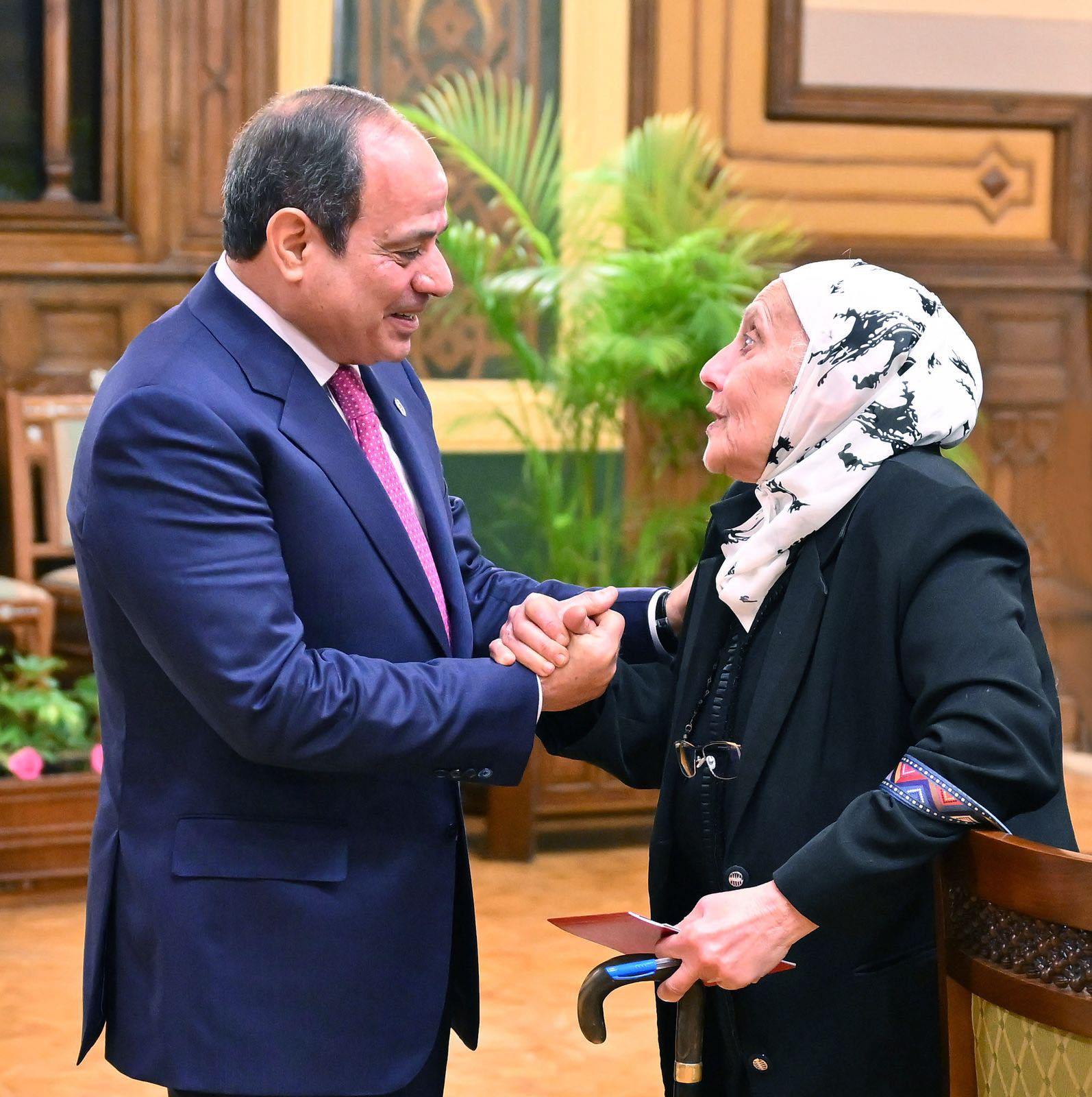 المتحدث الرئاسي ينشر صور الرئيس السيسي يشهد لقاء المرأة المصرية والأم المثالية