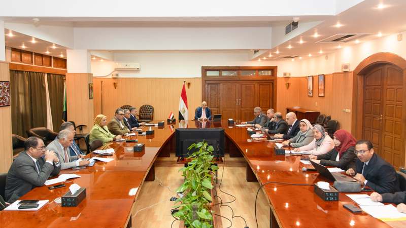 «العليا لسياسات الري» تناقش استحداث إدارتين لـ«الدلتا الجديدة» وتوافق على سحب كميات مياه لعدد من المشروعات