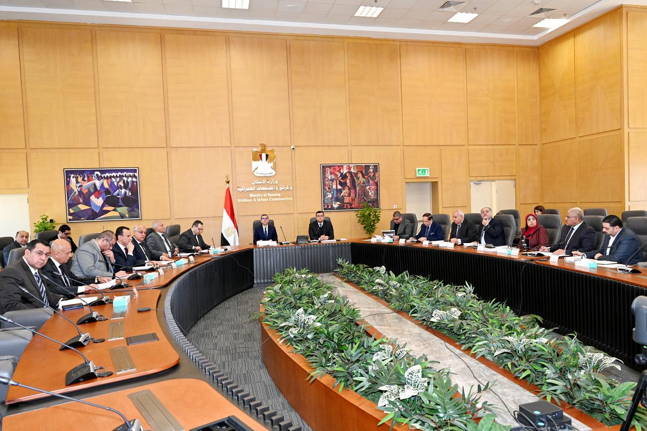 الموافقة على مد مهلة تخفيض نسبة 50% من رسوم التنازل عن الوحدات والمحال والأراضي بالمدن الجديدة لـ6 أشهر الموافقة على مد مهلة تخفيض نسبة 50% من رسوم التنازل عن الوحدات والمحال والأراضي بالمدن الجديدة لـ6 أشهر