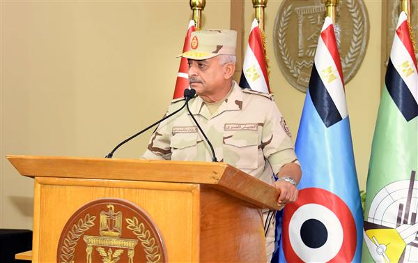 وزير الداخلية يُهنئ كبار قادة القوات المسلحة بمناسبة حلول عيد الفطر المبارك وزير الداخلية يُهنئ كبار قادة القوات المسلحة بمناسبة حلول عيد الفطر المبارك