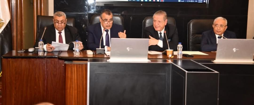 وزير الإنتاج الحربى يستعرض الحساب الختامى للشركات التابعة عن العام المالى 2023/2024