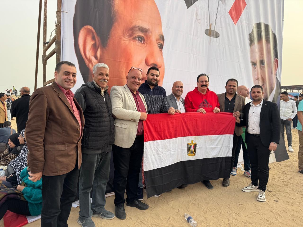 محمد سليمان: وقفتنا التضامنية في رفح والعريش رسالة للعالم أننا خلف الرئيس في أي قرار محمد سليمان: وقفتنا التضامنية في رفح والعريش رسالة للعالم أننا خلف الرئيس في أي قرار