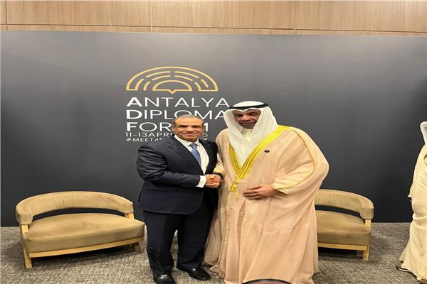 وزير الخارجية والهجرة يجتمع مع وزير خارجية الكويت في أنطاليا