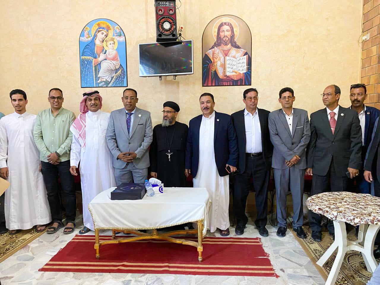 وفد من حزب الجبهة الوطنية يهنئ الإخوة الاقباط بطور سيناء بعيد القيامة المجيد وفد من حزب الجبهة الوطنية يهنئ الإخوة الاقباط بطور سيناء بعيد القيامة المجيد