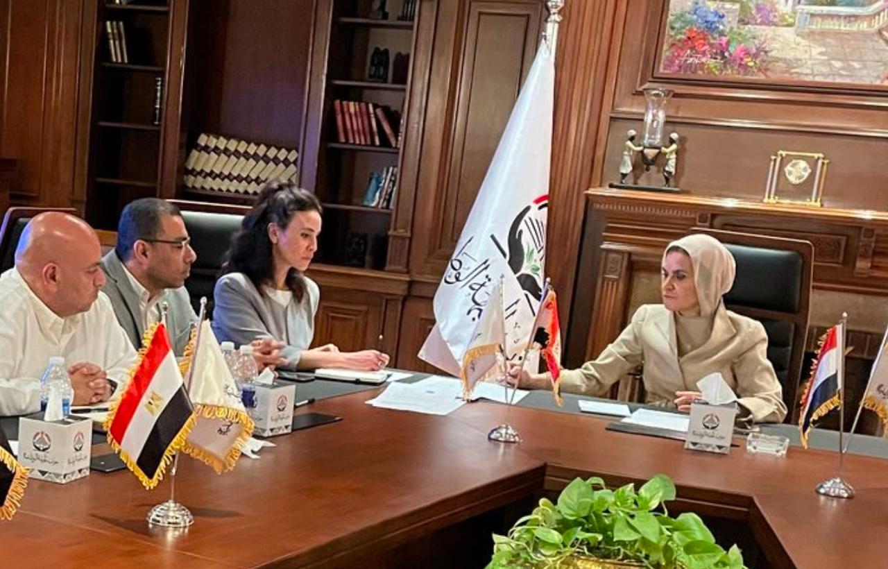 أمانة الاستثمار والشئون الاقتصادية بـ”الجبهة الوطنية” تناقش استراتيجية شاملة لدعم الاقتصاد المصري أمانة الاستثمار والشئون الاقتصادية بـ”الجبهة الوطنية” تناقش استراتيجية شاملة لدعم الاقتصاد المصري