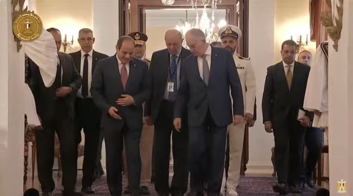 الرئيس السيسي يغادر قصر الرئاسة في العاصمة اليونانية أثينا متوجهًا إلى مبنى رئاسة الوزراء