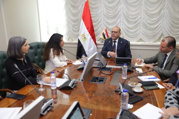 وزير العمل يلتقى فريق عمل من منظمة العمل الدولية.. ومناقشة البرنامج القطرى للعمل اللائق