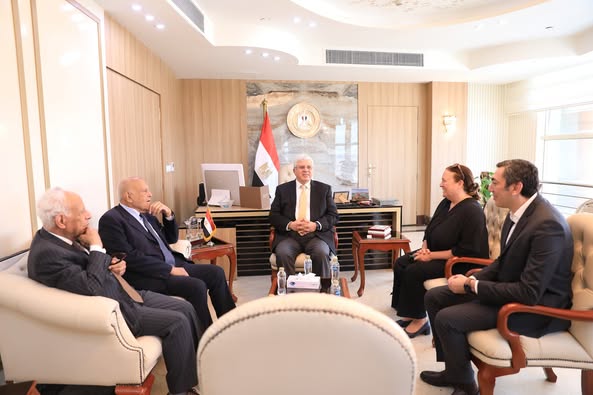 وزير التعليم العالي يستقبل الجراح العالمي المصري مجدي يعقوب وزير التعليم العالي يستقبل الجراح العالمي المصري مجدي يعقوب