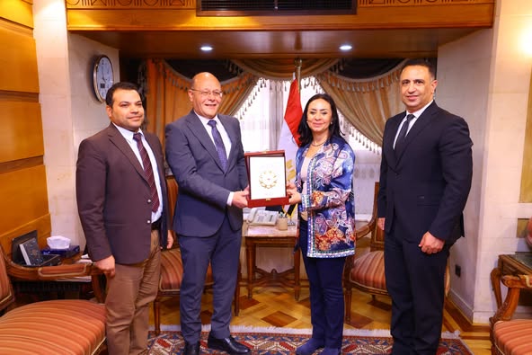 وزيرة التضامن الاجتماعي تلتقي رئيس جامعة سوهاج لتعزيز سبل التعاون بين الوزارة والجامعة