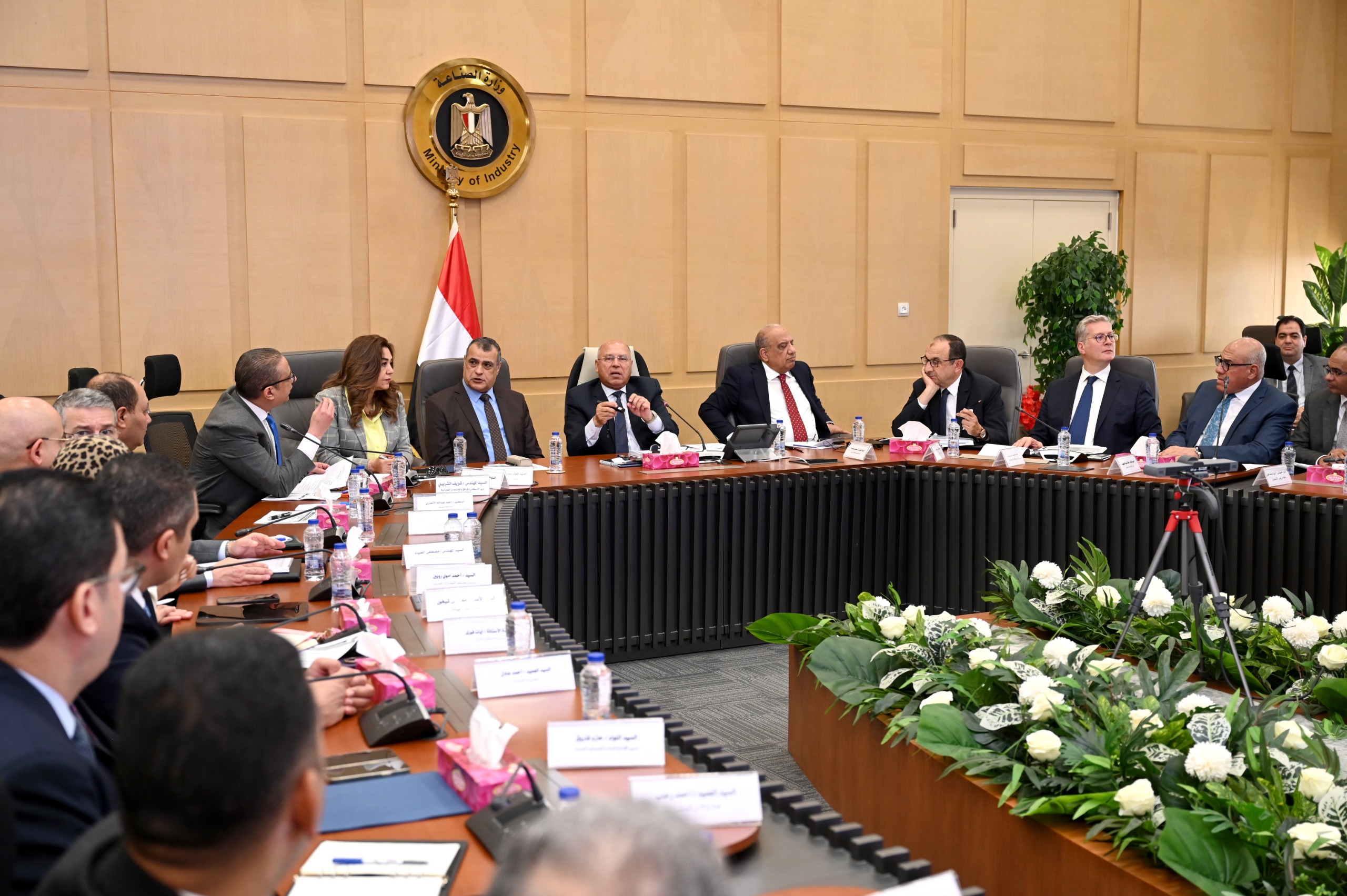 نائب رئيس مجلس الوزراء للتنمية الصناعية وزير الصناعة والنقل يترأس الاجتماع الرابع والعشرين للمجموعة الوزارية للتنمية الصناعية نائب رئيس مجلس الوزراء للتنمية الصناعية وزير الصناعة والنقل يترأس الاجتماع الرابع والعشرين للمجموعة الوزارية للتنمية الصناعية