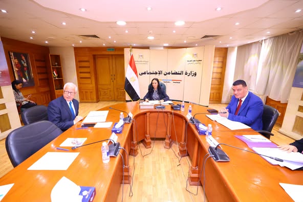 18850مستفيد بقيمة 12 مليون جنيه من المؤسسة العامة للتكافل الاجتماعي 18850مستفيد بقيمة 12 مليون جنيه من المؤسسة العامة للتكافل الاجتماعي