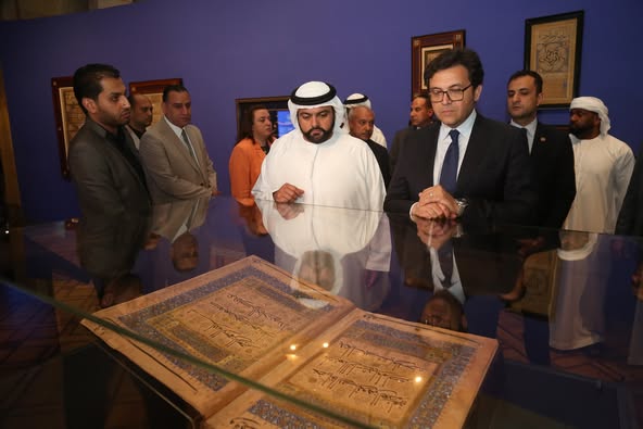 وزير الثقافة يستقبل ولي عهد الفجيرة لبحث آليات التعاون الثقافي وصون التراث ويصطحبه في جولة بدار الكتب بباب الخلق وزير الثقافة يستقبل ولي عهد الفجيرة لبحث آليات التعاون الثقافي وصون التراث ويصطحبه في جولة بدار الكتب بباب الخلق