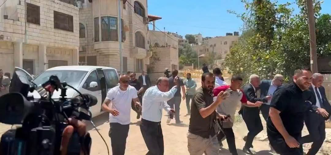 اطلاق جيش الإحتلال النار على وفد  ضم 25 سفيرًا ودبلوماسيًا عربيًا وأوروبيًا وبينهم السفير المصري في مخيم جنين