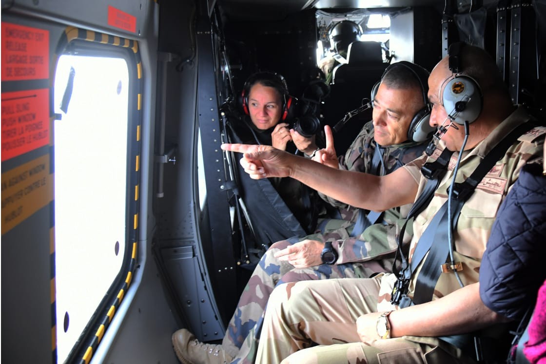 الفريق أحمد خليفة رئيس أركان حرب القوات المسلحة يعود إلى أرض الوطن بعد إنتهاء زيارته الرسمية لدولة فرنسا الفريق أحمد خليفة رئيس أركان حرب القوات المسلحة يعود إلى أرض الوطن بعد إنتهاء زيارته الرسمية لدولة فرنسا