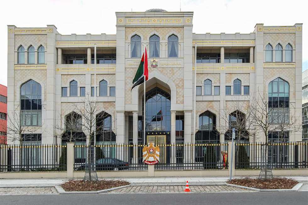 الإمارات تعيّن السفير حمد الزعابي ممثلاً جديدًا لدى مصر وجامعة الدول العربية الإمارات تعيّن السفير حمد الزعابي ممثلاً جديدًا لدى مصر وجامعة الدول العربية