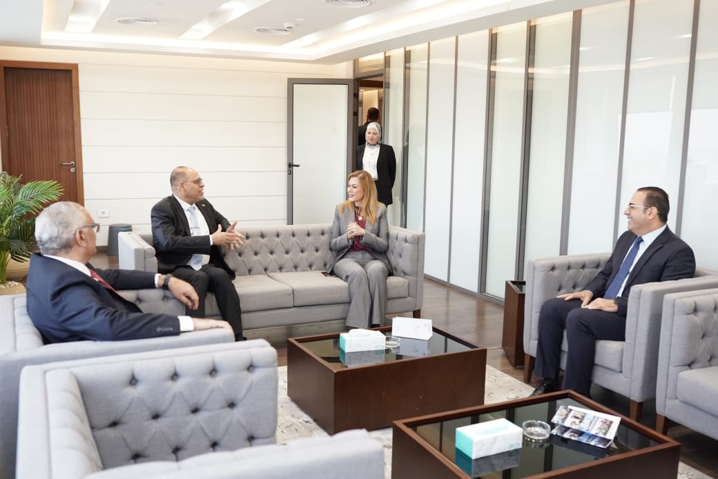 وزير العمل يشارك في المقابلات الشخصية لبرنامج “المرأة تقود للتنفيذيات” وزير العمل يشارك في المقابلات الشخصية لبرنامج “المرأة تقود للتنفيذيات”