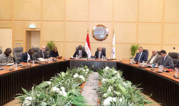 كامل الوزير: مصر تولى أهمية قصوى لمشروع الطريق البري مصر-تشاد كامل الوزير: مصر تولى أهمية قصوى لمشروع الطريق البري مصر-تشاد