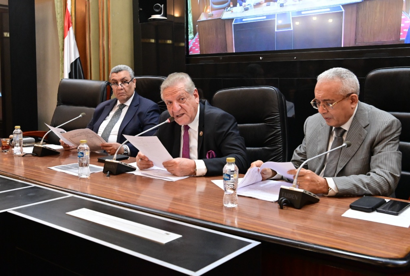 البرلمان يطالب وزير الإسكان بتوضيح خطة توفير وحدات بديلة لمتضرري الإيجار القديم ضمن الموازنة الجديدة البرلمان يطالب وزير الإسكان بتوضيح خطة توفير وحدات بديلة لمتضرري الإيجار القديم ضمن الموازنة الجديدة