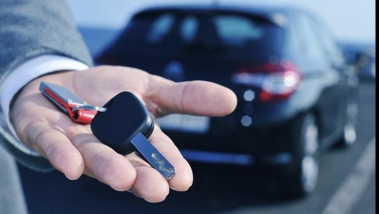 تجديد رخصة القيادة 2025.. الخطوات والمستندات المطلوبة ورسوم الاستخراج وفق قانون المرور الجديد