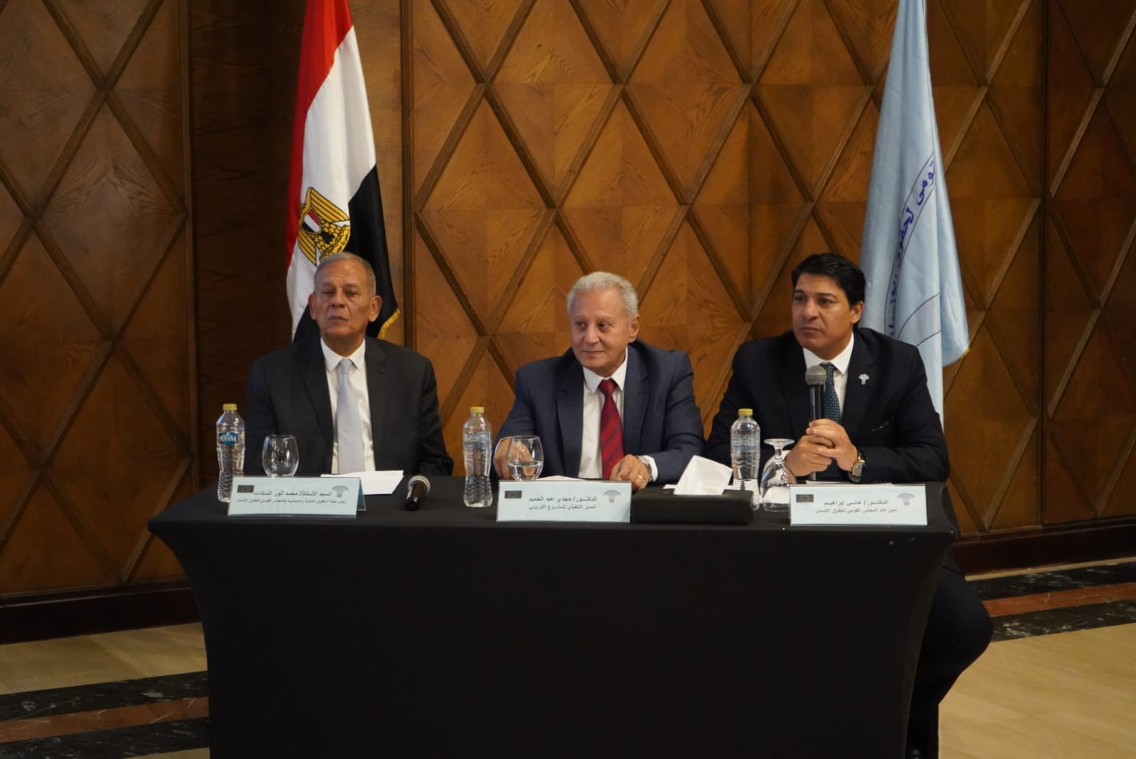 القومي لحقوق الإنسان يعقد جلسة حوارية “حول تضمين قيم ومباديء حقوق الإنسان في برامج الأحزاب السياسية”