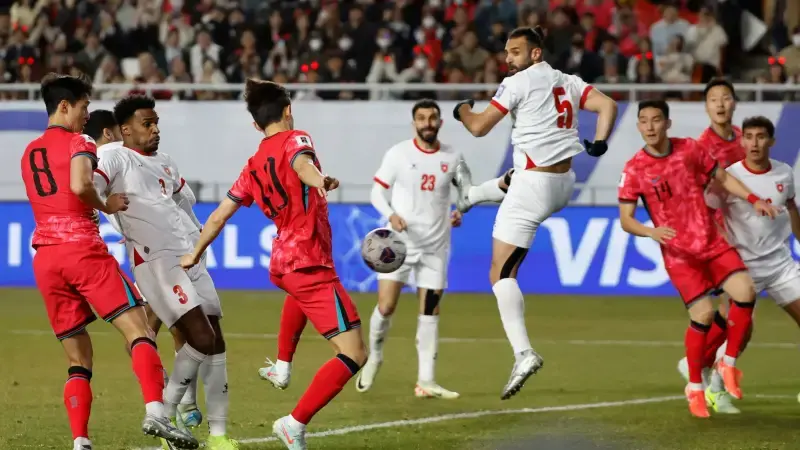 شاهد الآن بث مباشر الأردن والعراق في تصفيات كأس العالم 2026، قمة لا تُفوّت