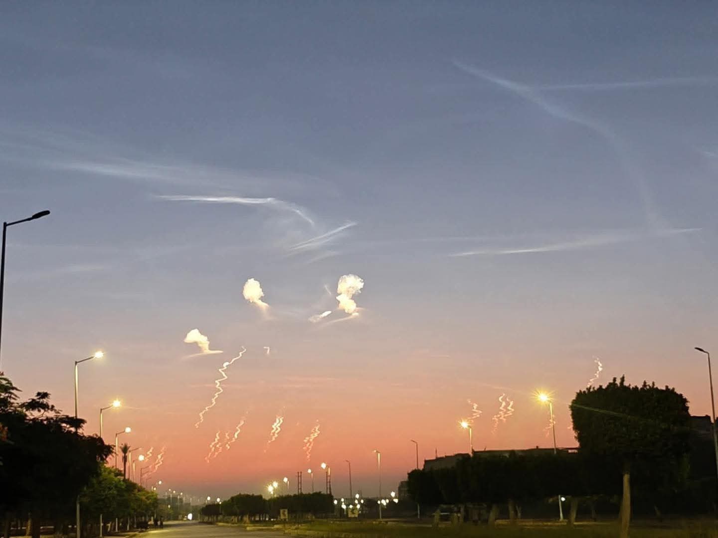 تفسير ظهور أضواء غريبة في سماء مصر..« خبير»: لا داعي للقلق