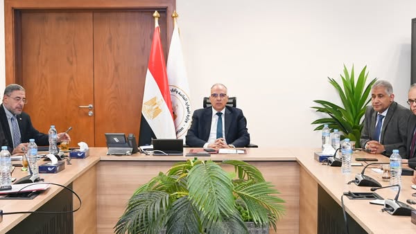 وزير الري يتابع إجراءات الاستلام النهائي لمحطة جنوب بورسعيد الجديدة