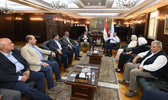 وزير الإسكان ومحافظ الإسكندرية يعقدان اجتماعًا لمتابعة ملفات العمل والمشروعات المشتركة وزير الإسكان ومحافظ الإسكندرية يعقدان اجتماعًا لمتابعة ملفات العمل والمشروعات المشتركة