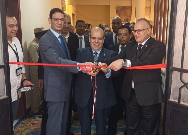 افتتاح مأمورية الشهر العقاري بمحكمة إسنا بعد تطويرها وتطبيق نظام الشباك الواحد