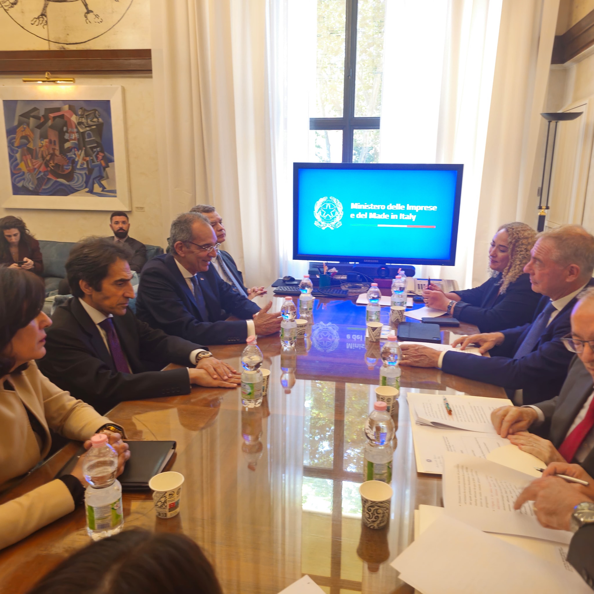 وزير الاتصالات يبحث مع وزير الأعمال والصناعة الإيطالي تعزيز التعاون في مجال الذكاء الاصطناعي وزير الاتصالات يبحث مع وزير الأعمال والصناعة الإيطالي تعزيز التعاون في مجال الذكاء الاصطناعي