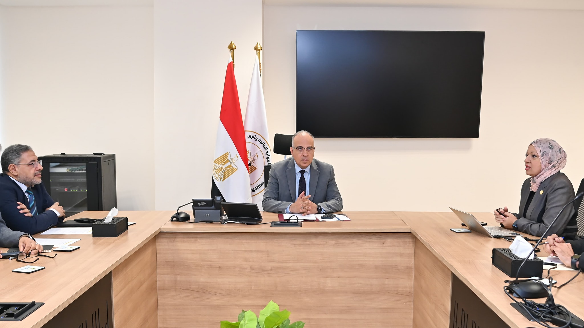 وزير الري يبحث مع أمين عام صندوق تطوير التعليم مقترح تنفيذ مشروع إنشاء “جامعة الغذاء”