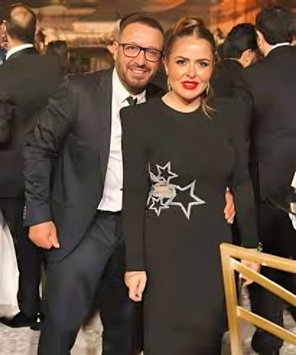 طليقته تتهمه بأنه طاردها بسيارته وسحلها في الشارع .. نار الغيرة تحرق أحمد السقا