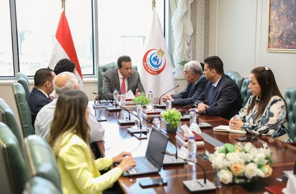 توقيع بروتوكول بين الصحة وغرفة مقدمي الرعاية الصحية لتطبيق مبادرة «الألف يوم الذهبية» توقيع بروتوكول بين الصحة وغرفة مقدمي الرعاية الصحية لتطبيق مبادرة «الألف يوم الذهبية»