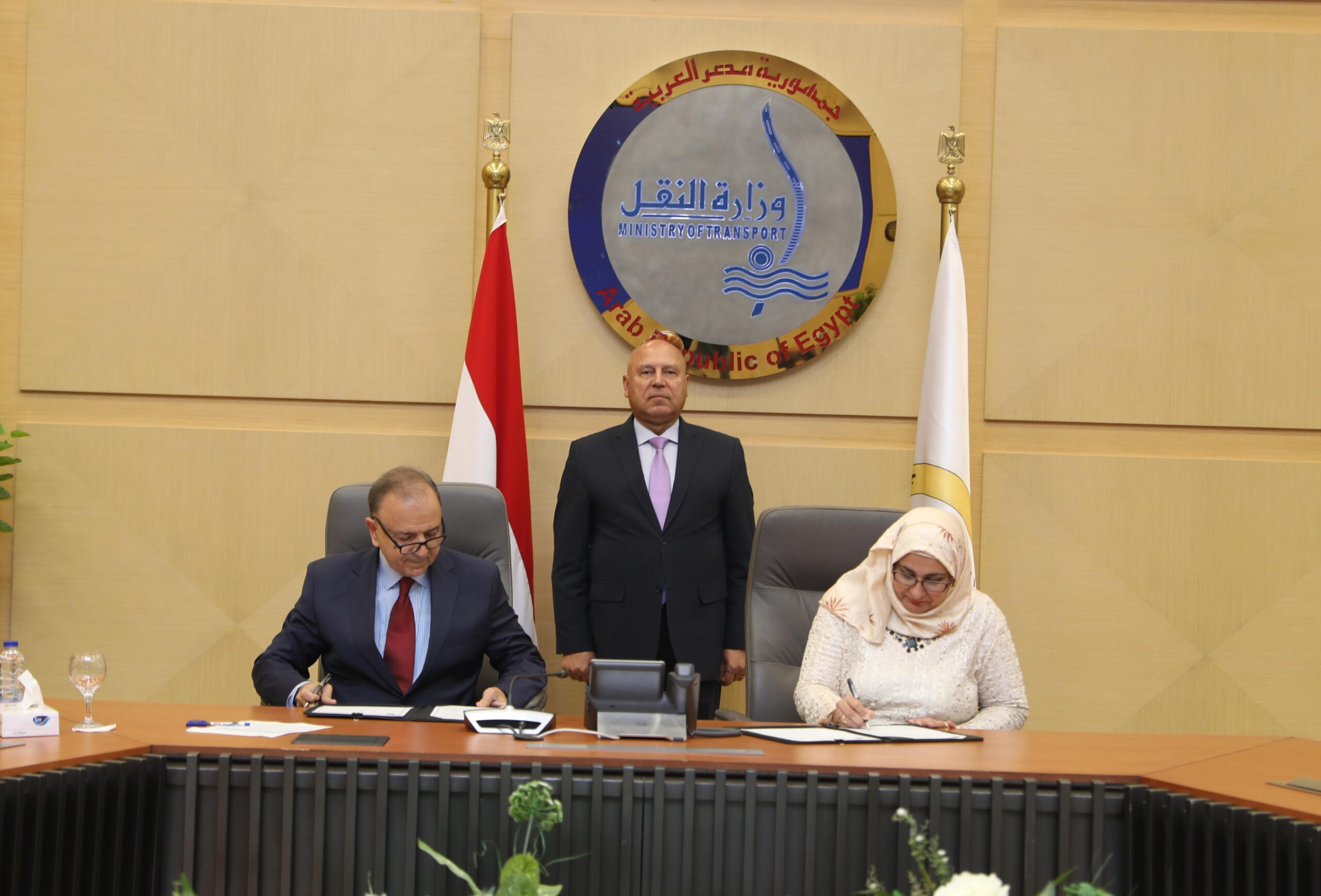 وزير الصناعة والنقل يشهد توقيع بروتوكول تعاون بين قطاع شئون الصناعة وشركة تطوير الصناعات الإبداعية (CIDCO) وزير الصناعة والنقل يشهد توقيع بروتوكول تعاون بين قطاع شئون الصناعة وشركة تطوير الصناعات الإبداعية (CIDCO)