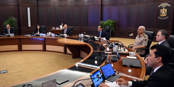 رئيس الوزراء يترأس الاجتماع الأسبوعي للحكومة بالعلمين الجديدة رئيس الوزراء يترأس الاجتماع الأسبوعي للحكومة بالعلمين الجديدة