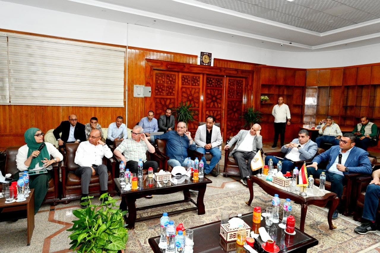 وزير الإسكان يعقد اجتماعًا بمقر جهاز “مدينة 6 أكتوبر ” لمتابعة سير العمل بمدن أكتوبر والشيخ زايد وسفنكس الجديدة وزير الإسكان يعقد اجتماعًا بمقر جهاز “مدينة 6 أكتوبر ” لمتابعة سير العمل بمدن أكتوبر والشيخ زايد وسفنكس الجديدة