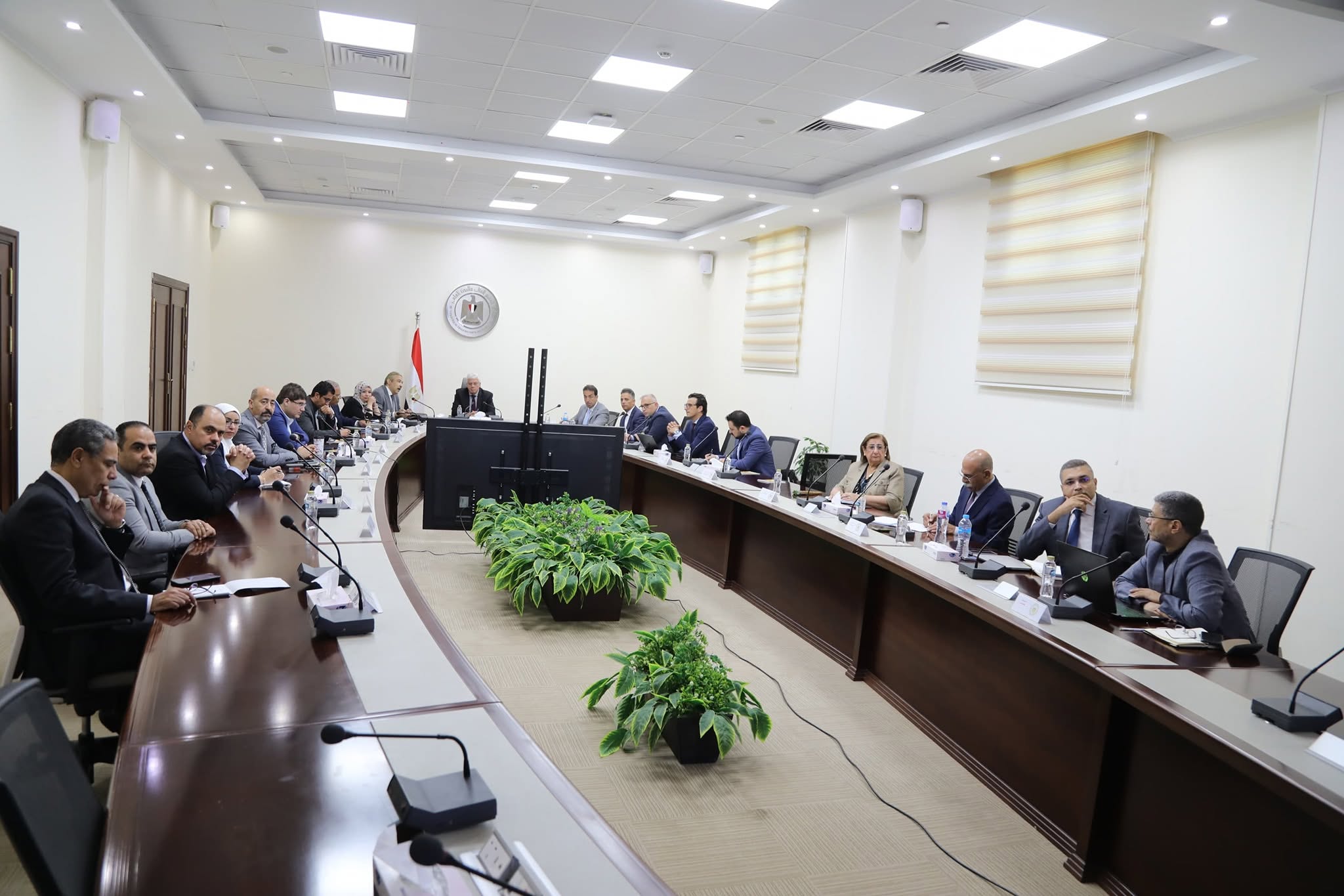 وزير التعليم العالي يعقد اجتماعًا مع ممثلي مؤسسة كلاريفيت لتعزيز التعاون المشترك