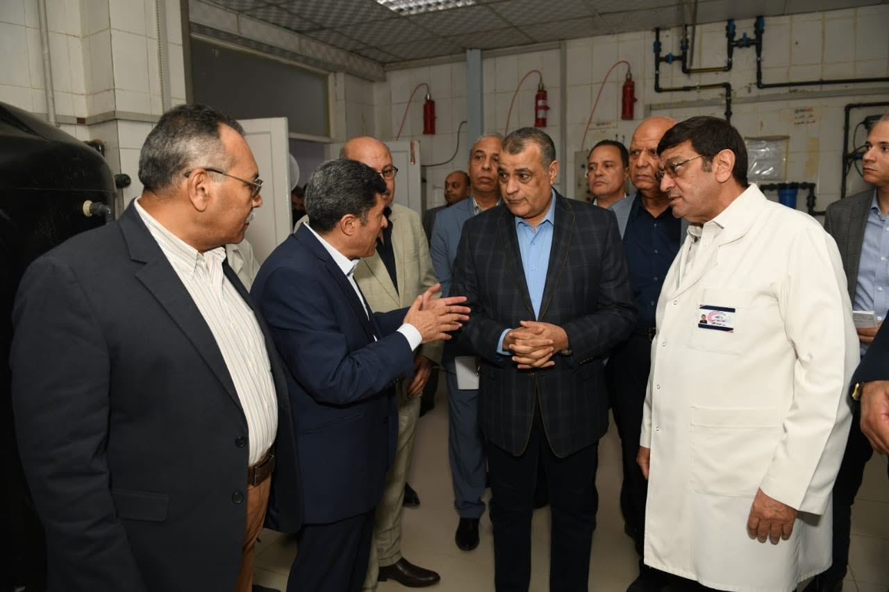 وزير الدولة للإنتاج الحربي يتفقد المركز الطبي التخصصي التابع للوزارة