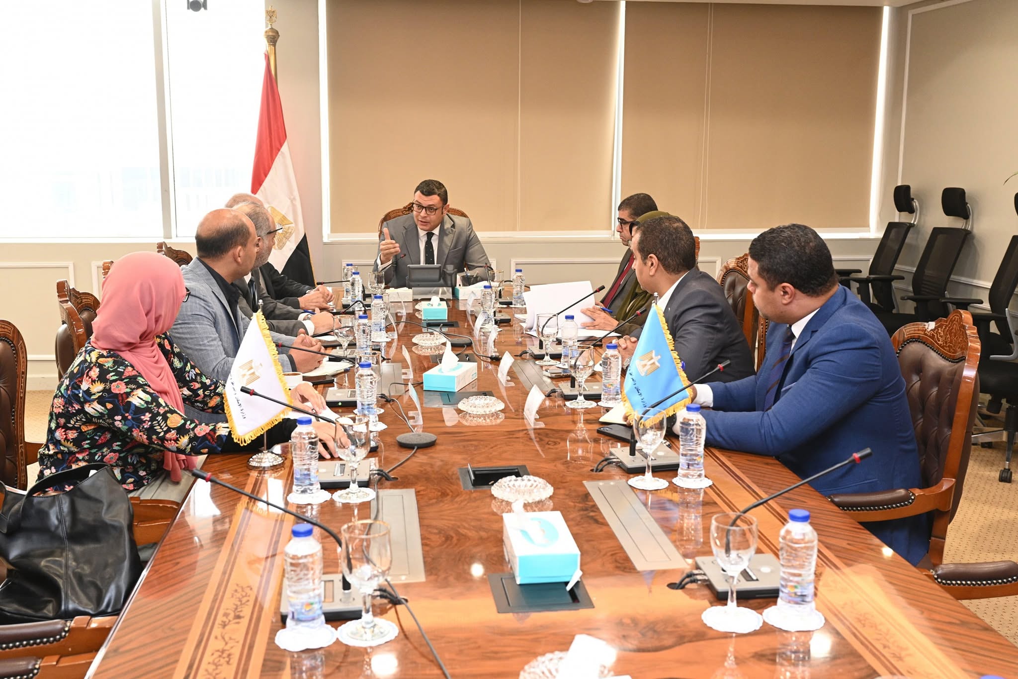 وزير الإسكان يتابع مشروع المماشى السياحية بمدينة الشيخ زايد وزير الإسكان يتابع مشروع المماشى السياحية بمدينة الشيخ زايد