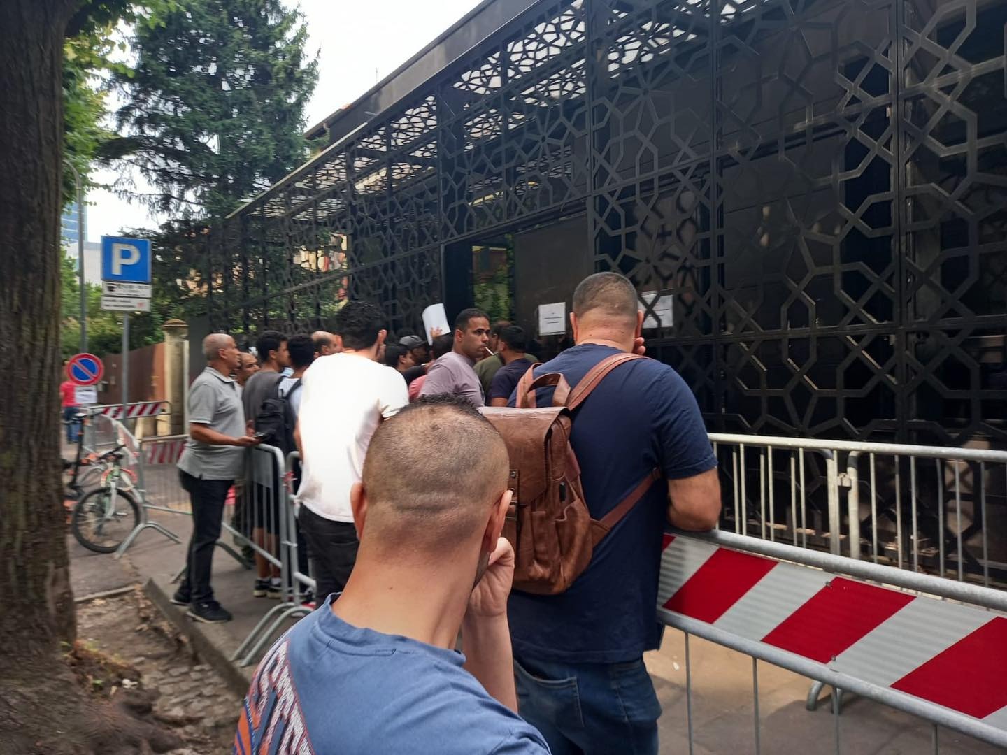 لجان الاقتراع في إيطاليا تستقبل الناخبين للتصويت في انتخابات مجلس الشيوخ لجان الاقتراع في إيطاليا تستقبل الناخبين للتصويت في انتخابات مجلس الشيوخ