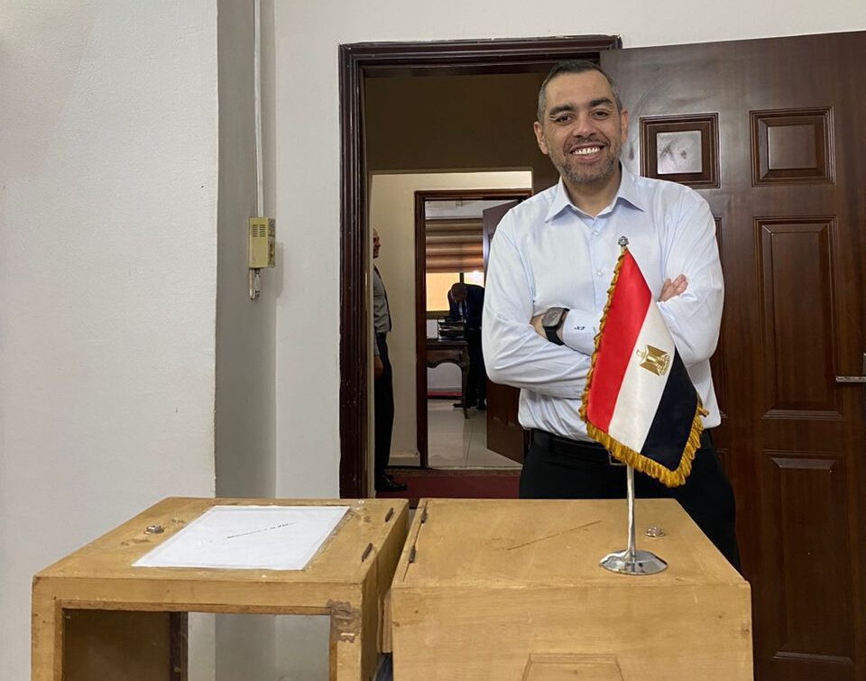 الدكتور محمد فؤاد يُدلي بأول صوت انتخابي في دولة “مالي” ضمن انتخابات مجلس الشيوخ 2025 الدكتور محمد فؤاد يُدلي بأول صوت انتخابي في دولة “مالي” ضمن انتخابات مجلس الشيوخ 2025