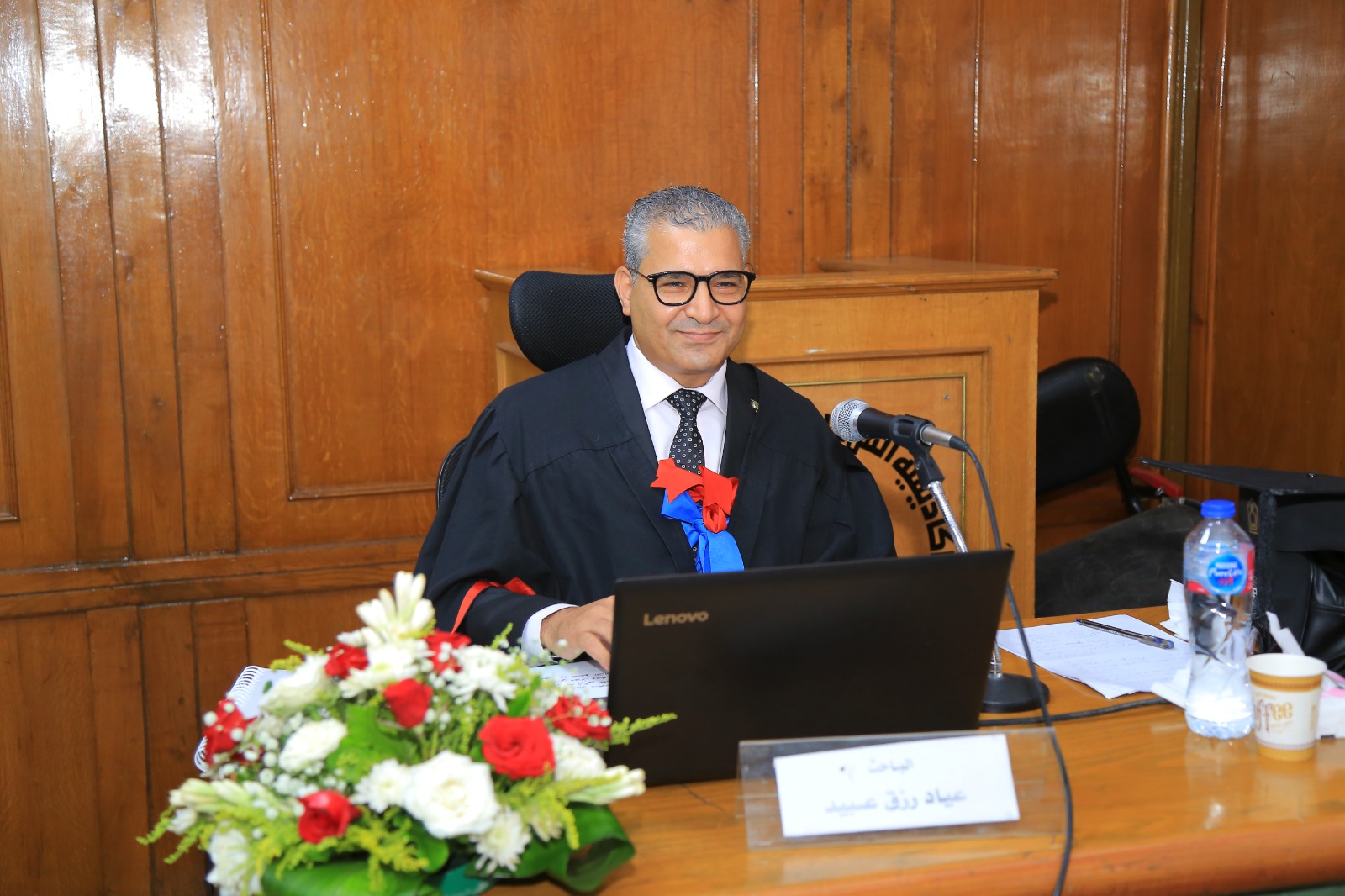 “أثر تطبيق مبادئ الحوكمة على الأداء المالي في البنوك التجارية” رسالة دكتوراه للباحث عياد رزق عبيد بأكاديمية السادات