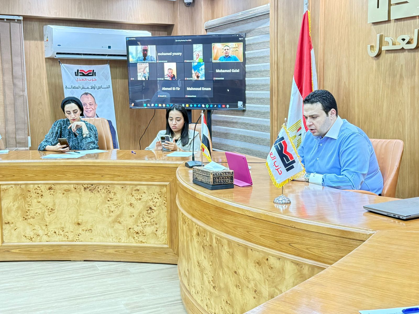 عبد المنعم إمام يتابع سير العملية الانتخابية بغرفة العمليات المركزية بحزب العدل بمشاركة مندوبي الحزب بالخارج