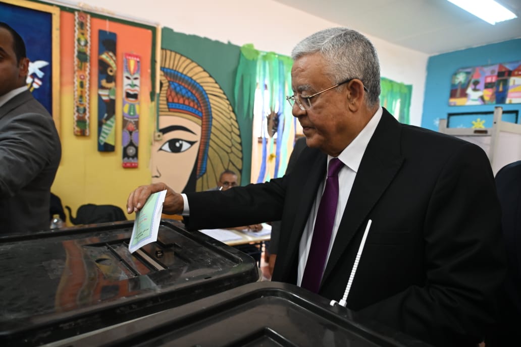 رئيس مجلس النواب يدلي بصوته في انتخابات مجلس الشيوخ 2025 رئيس مجلس النواب يدلي بصوته في انتخابات مجلس الشيوخ 2025