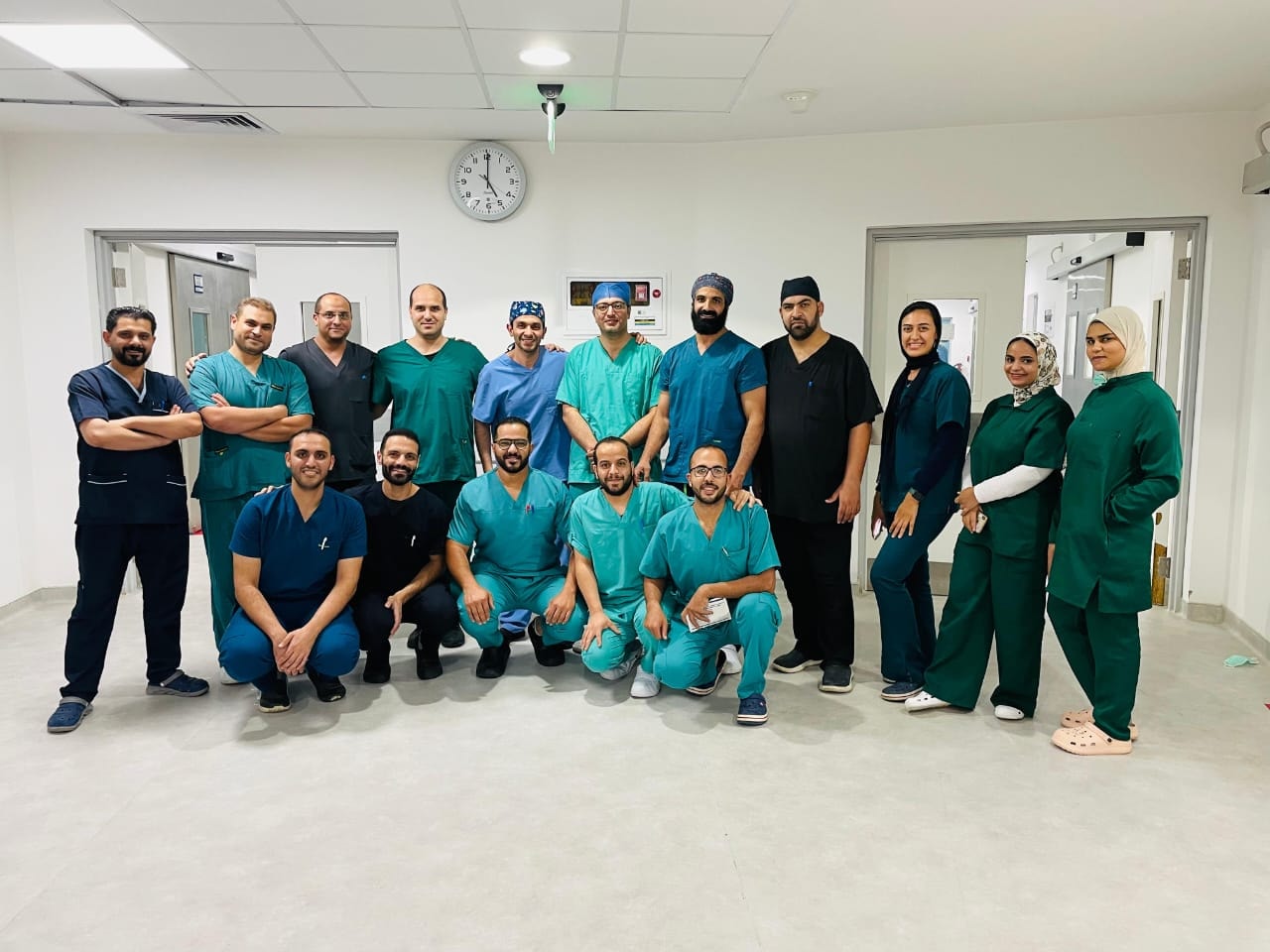 نجاح أول عملية قلب مفتوح لتغيير الشرايين التاجية (CABG) بمجمع السويس الطبي