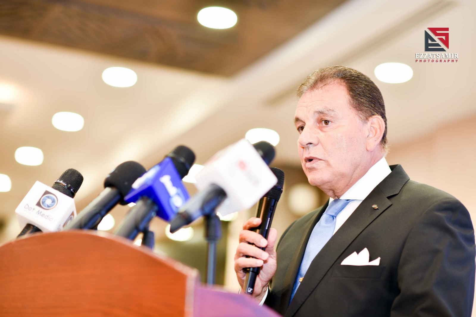 اللواء حاتم باشات: زيارة رئيس وزراء السودان للقاهرة تجسد الثقة في الدور المصري المحوري اللواء حاتم باشات: زيارة رئيس وزراء السودان للقاهرة تجسد الثقة في الدور المصري المحوري