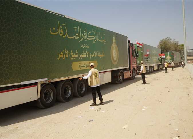 بتوجيهات شيخ الأزهر، دخول قافلة «بيت الزكاة» الإغاثية الحادية عشرة إلى قطاع غزة بتوجيهات شيخ الأزهر، دخول قافلة «بيت الزكاة» الإغاثية الحادية عشرة إلى قطاع غزة