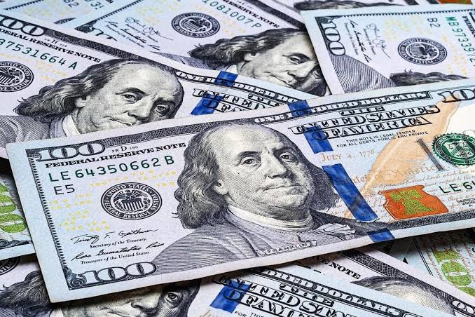 ارتفاع سعر الدولار أمام الجنيه المصري في نهاية تعاملات اليوم الاثنين