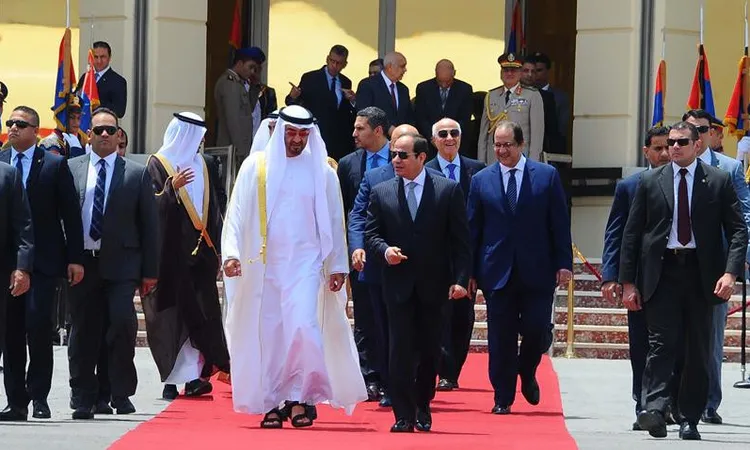 بالعلمين.. الرئيس السيسى يودع شقيقه بن زايد بعد جلسة مباحثات أخوية بالعلمين.. الرئيس السيسى يودع شقيقه بن زايد بعد جلسة مباحثات أخوية